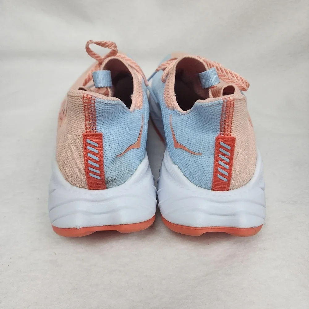Hoka One One hoka one